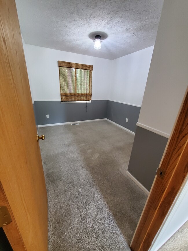 Building Photo - 3366 Hogback Rd