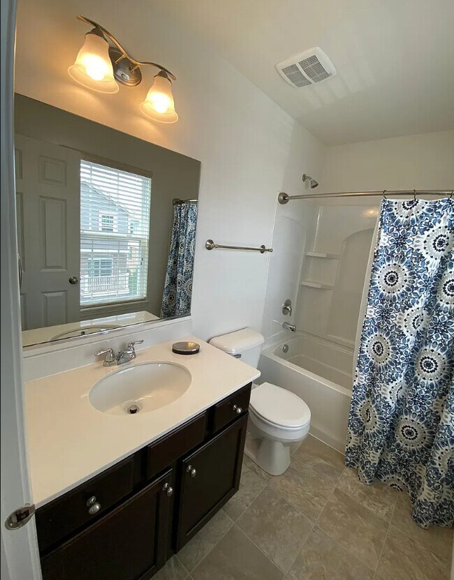Building Photo - 2873 Henley Ln