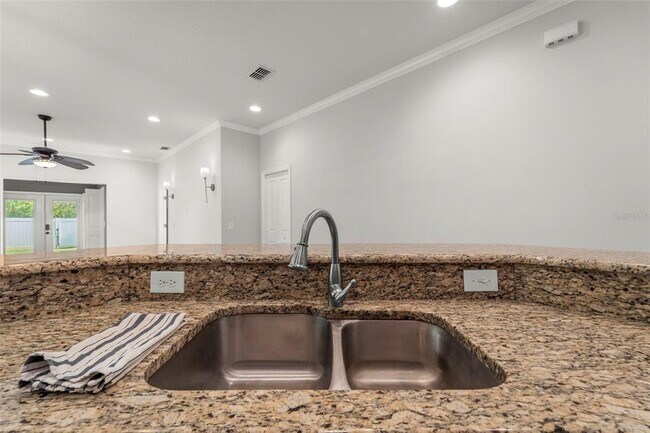 Building Photo - 967 49th Ave N