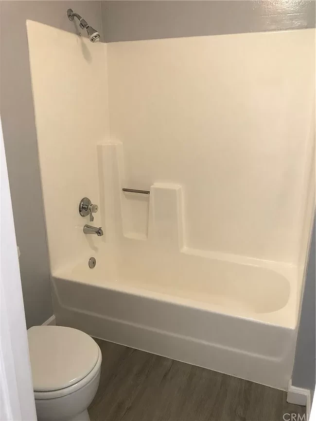 2nd bathroom - 14720 Eastwood Ave