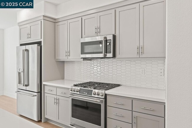 Building Photo - 725 Delve Ct