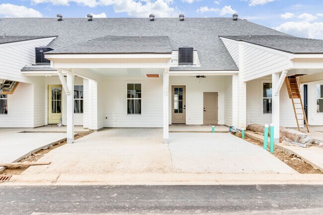 Building Photo - New Construction Upscale Single Story Townhome in Gated Community