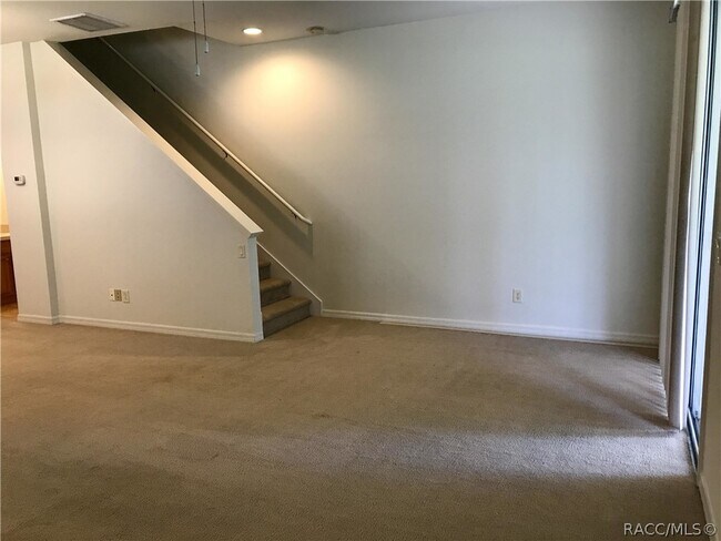 Building Photo - 1626 W Spring Meadow Loop