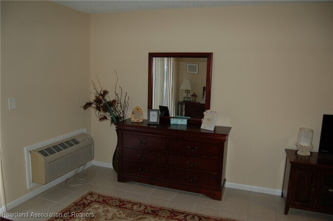 Building Photo - 307 Golf Villas Ct NW