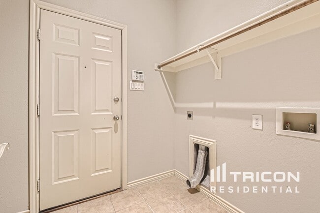 Building Photo - 7100 Brekenridge Dr