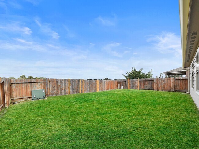 Building Photo - 21354 Beacon Springs Lane