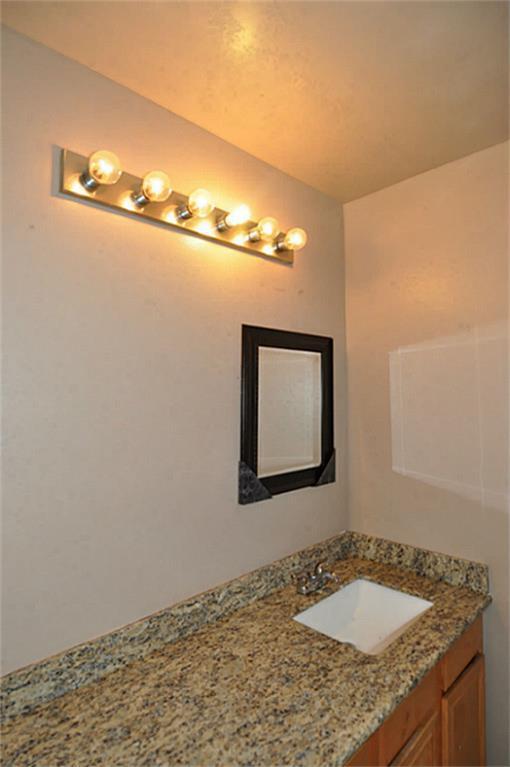 Building Photo - 23119 S Waterlake