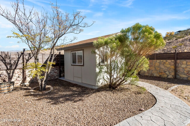 Building Photo - 1450 Senda Del Sol Ln