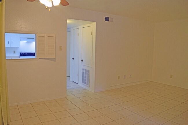 Building Photo - 12633 Memorial Dr