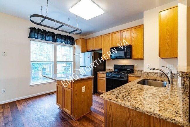 Building Photo - 5819 Pearson Ln