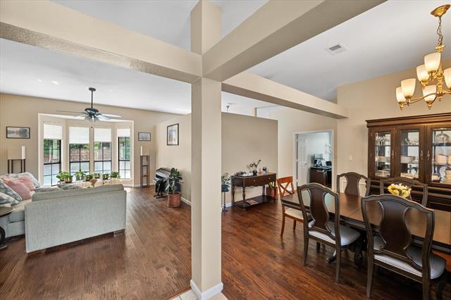 Building Photo - 4137 Mapleridge Dr