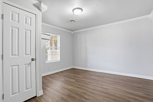 Building Photo - 2514 E Archer St