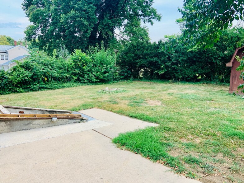 Building Photo - 109 W Foundry St