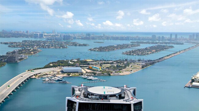 Building Photo - 1000 Biscayne Blvd