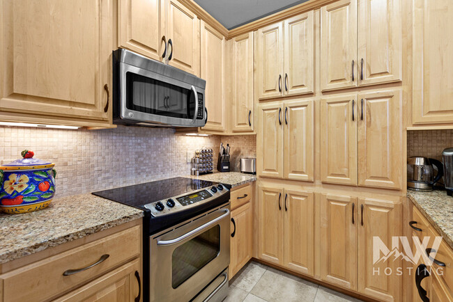 Building Photo - RC 2151 349