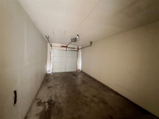 Building Photo - 405 Parkhill Cove