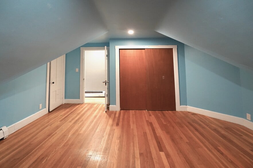 Building Photo - 61 Tudor St