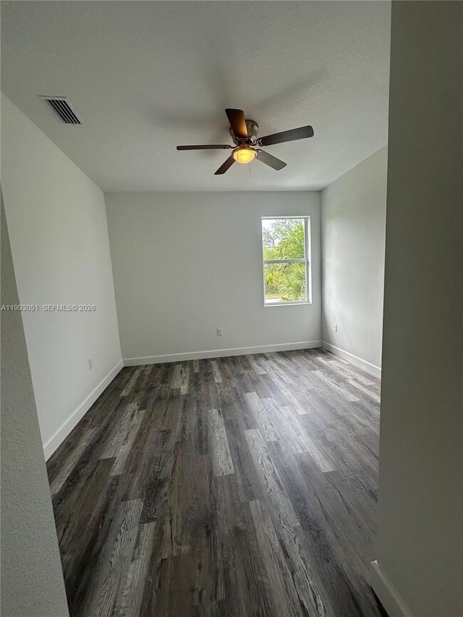 Building Photo - 10087 Amicola St