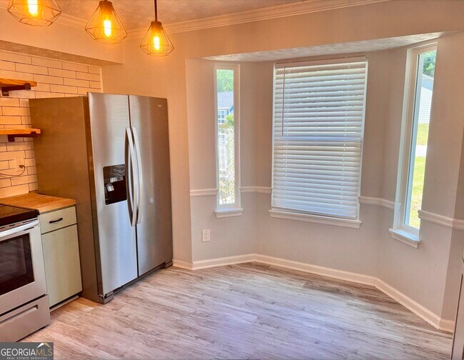 Building Photo - 506 Iris Glen
