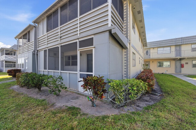 Building Photo - 452 Brittany Dr