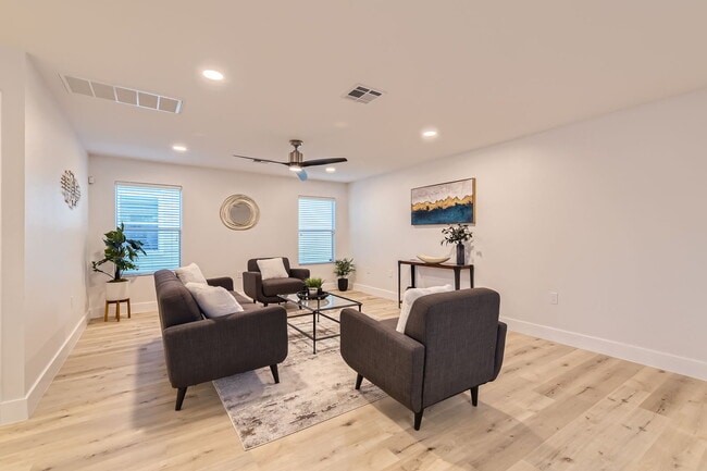Building Photo - 1625 Anise Dr