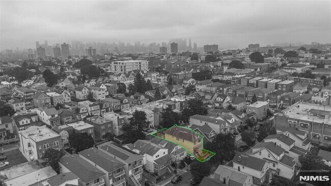 Building Photo - 7420 4th Ave