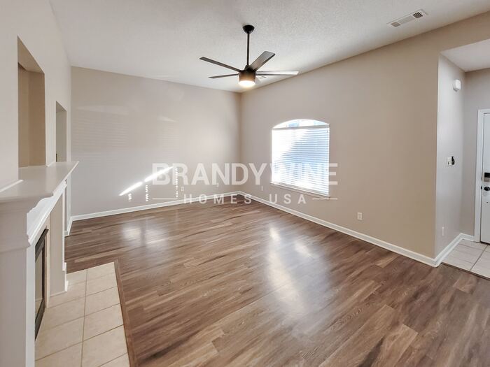 Building Photo - 10242 Evening Hill Dr