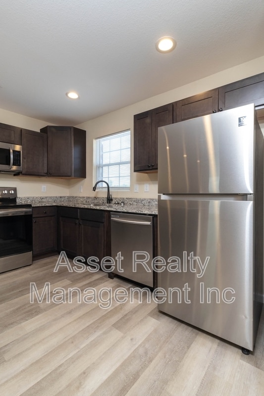 Building Photo - 931 Warrior Hill Dr