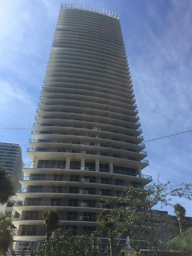 Building Photo - 1100S S Miami Ave