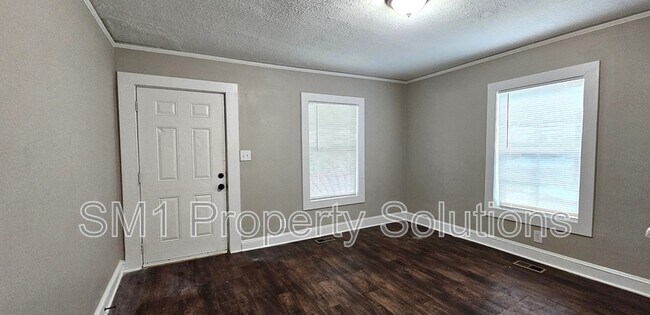 Building Photo - 1026 Pearson St