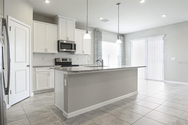 Building Photo - 1892 Basenji Dr