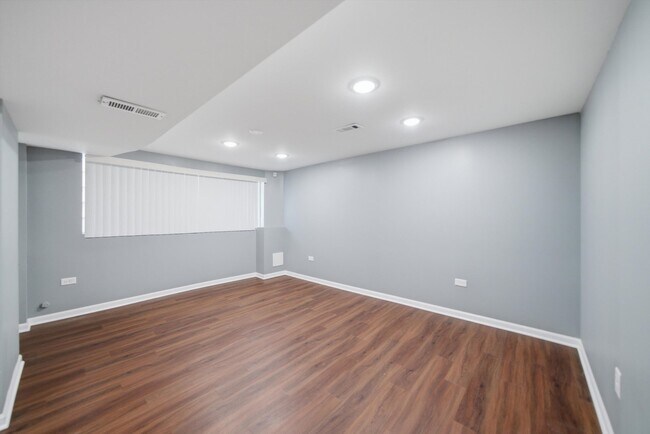 Building Photo - 2240 Highland Ave