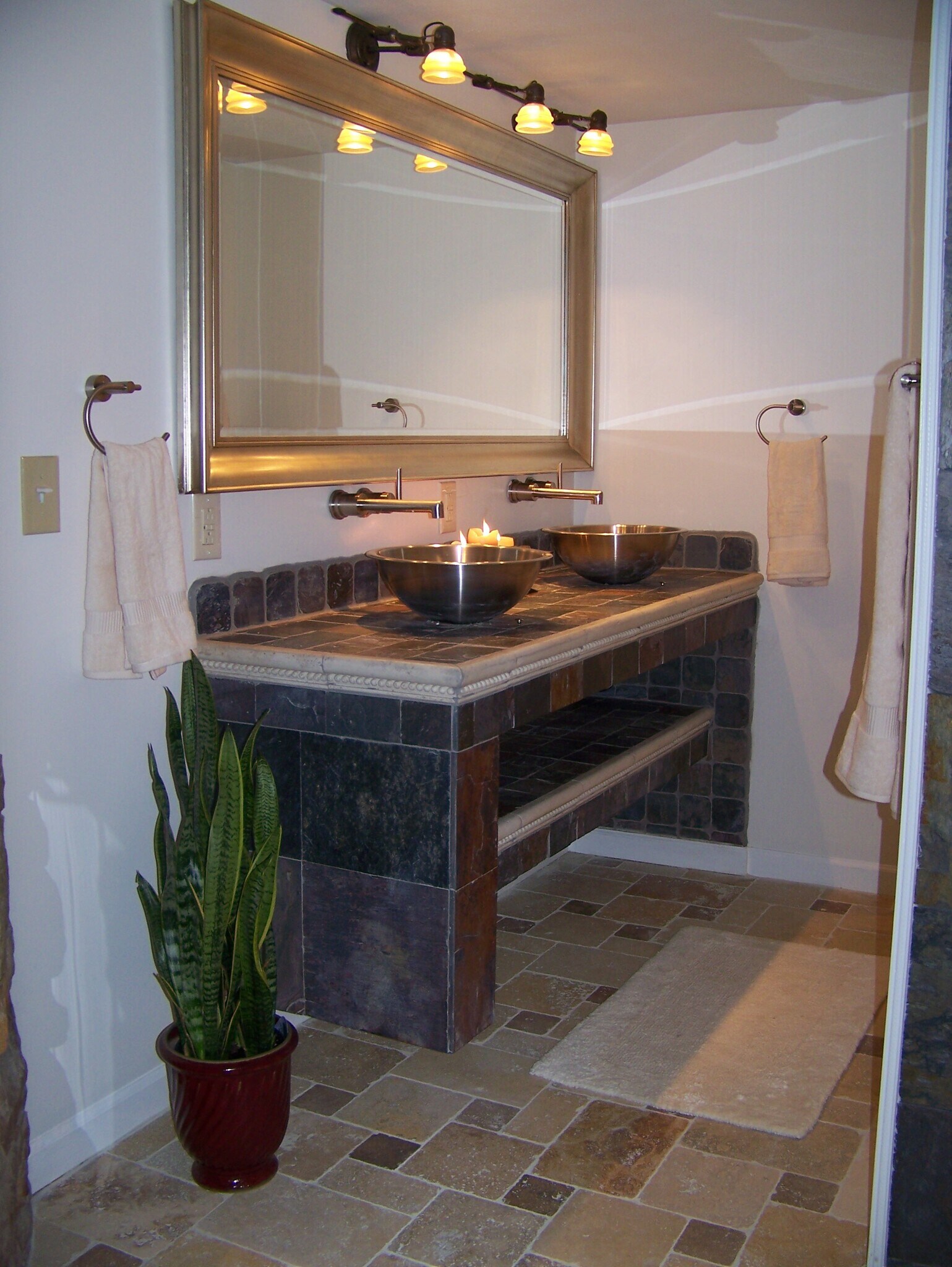 Building Photo - 24 Forest Hills Dr