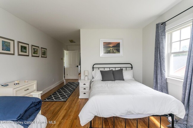 Building Photo - 29 Le Grand Ave