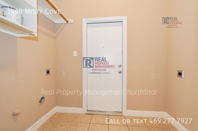 Building Photo - 1440 Misty Cove Dr