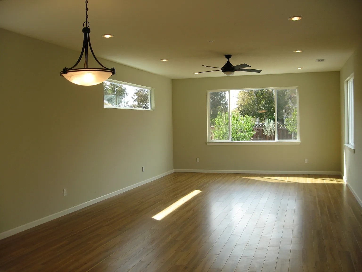 Building Photo - 2498 Amaryl Dr
