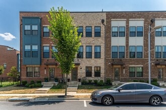 Building Photo - Welcome to your dream townhome - Spacious ...