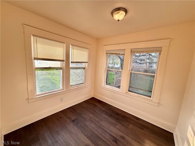 Building Photo - 6913 Harvard Ave