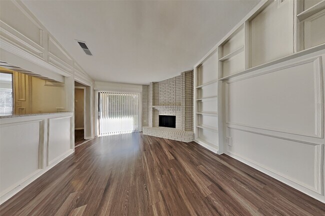 Building Photo - 15803 Maple Manor Dr