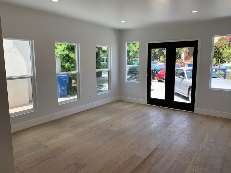 Building Photo - 1346 S Mansfield Ave