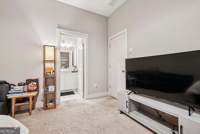 Building Photo - 144 1st Ave NW