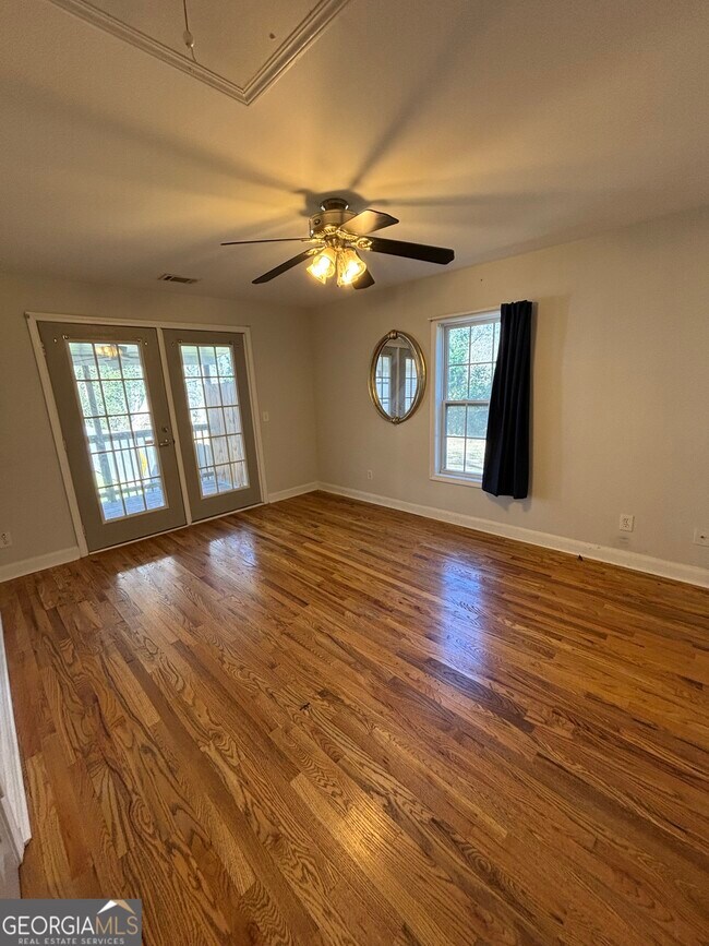 Building Photo - 88 E Washington St