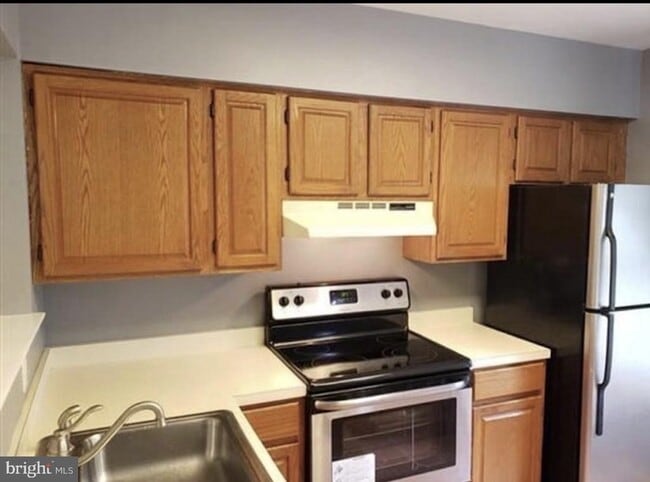Building Photo - 9496 Scarlet Oak Dr