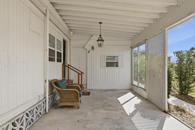 Building Photo - 5236 Kenwood Ave