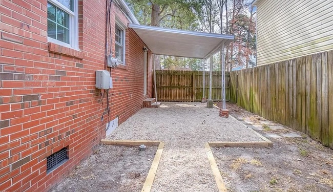 Building Photo - 660 Cardover Ave