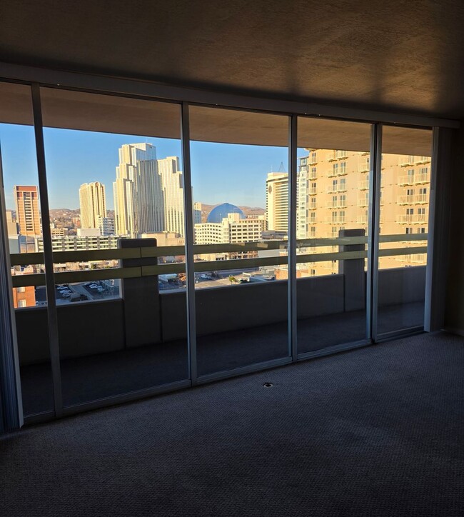 Building Photo - Arlington Towers Condo