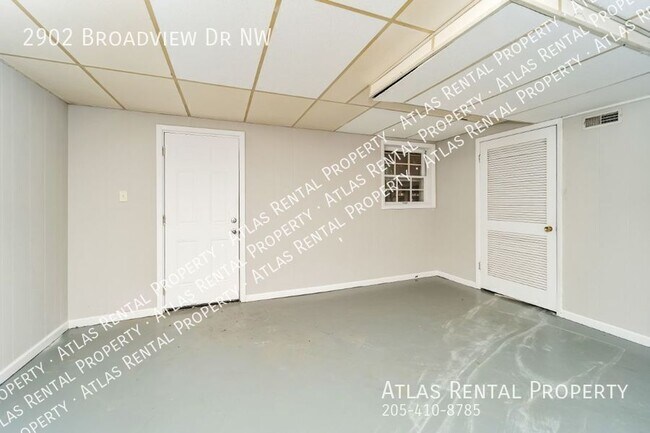 Building Photo - 2902 Broadview Dr NW