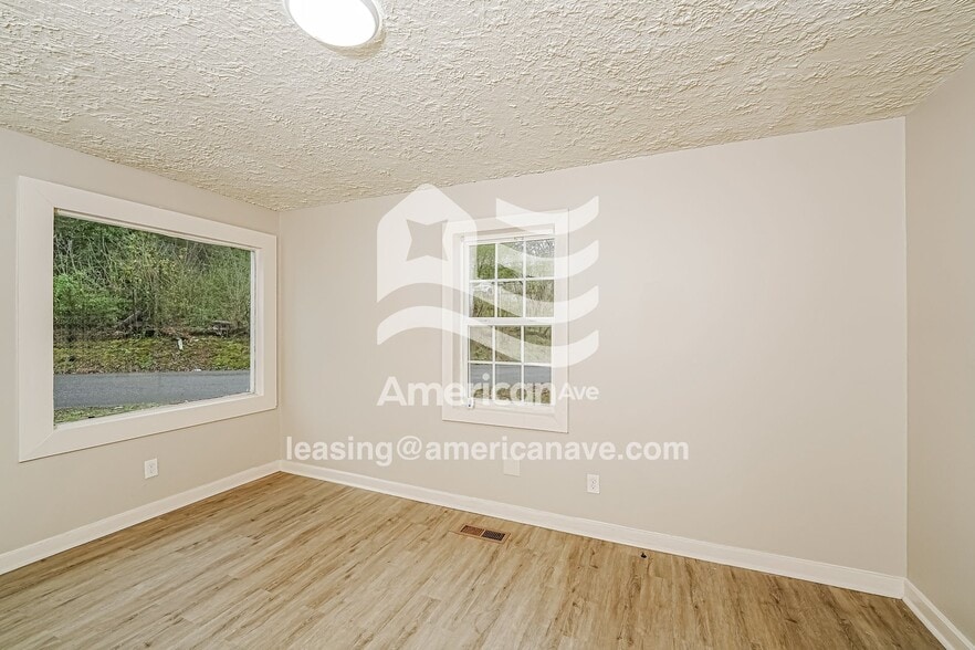 Building Photo - 6712 3rd Ave S