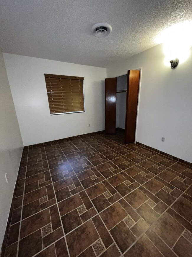 Building Photo - AVAILABLE NOW $200 off First Month Rent