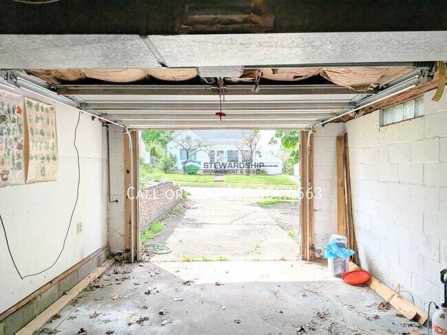 Building Photo - 940 17th St NE